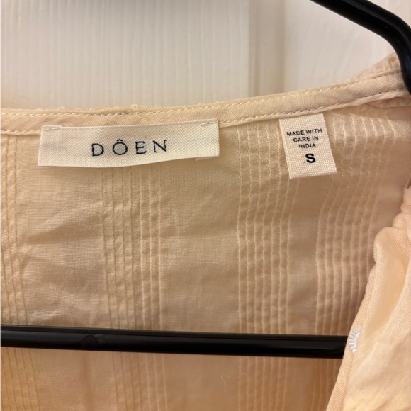 Doen Cream Ruffled Blouse - Picture 4 of 5